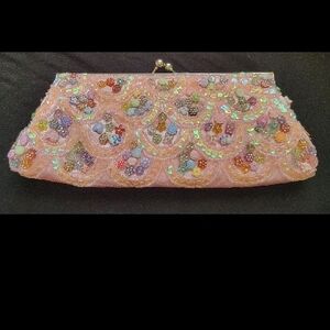 UNIQUE EMBELLISHED BEADED SEQUIN PINK FISH SCALE DESIGN PARTY CLUTCH PURSE CLASP
